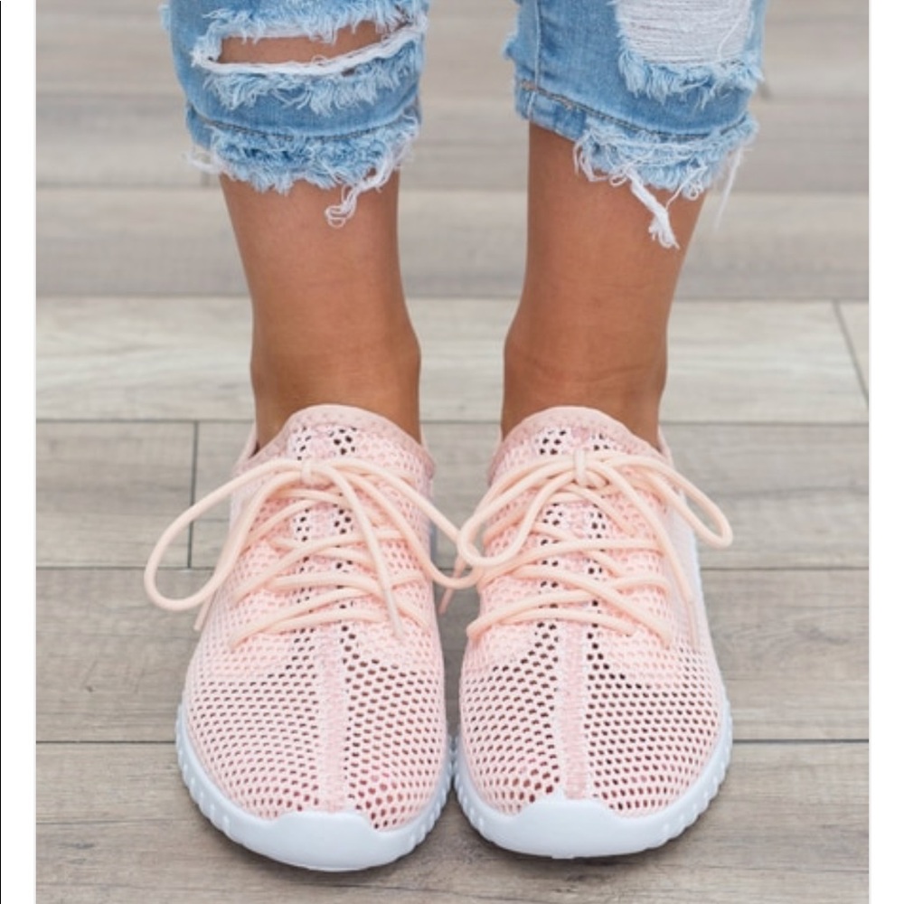 Ladies athletic light weight mesh sneakers. Pink - Picture 2 of 3